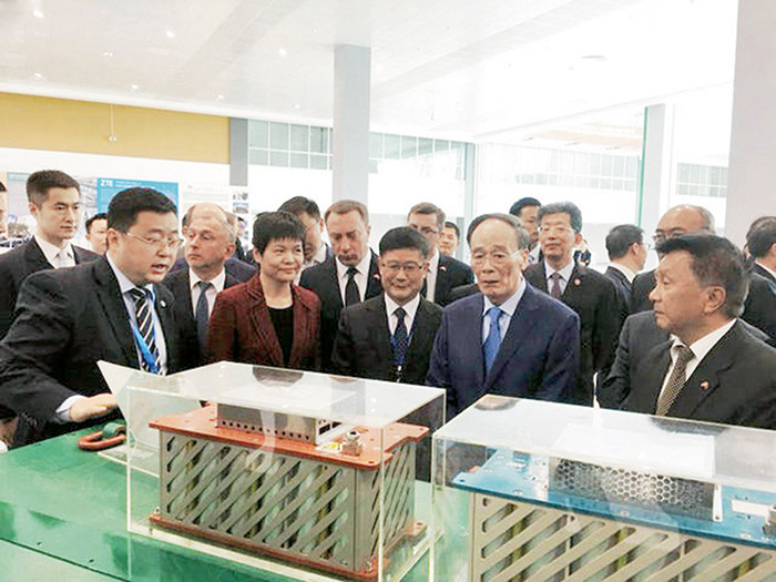  2018年国家副主席王岐山参观考察快3玩法奥威超级电容